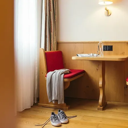 Otel La Couronne &
