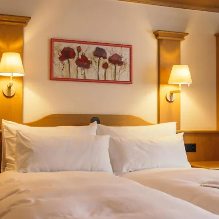 Otel La Couronne &
