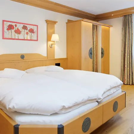 La Couronne & Отель 4*