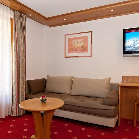 Otel La Couronne & 4*