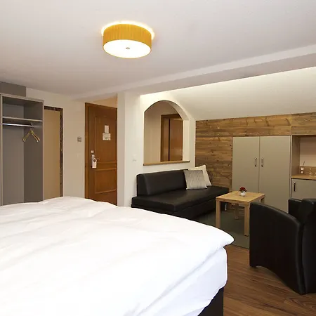 Otel La Couronne &