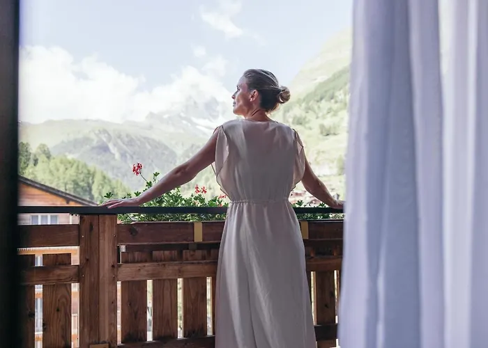 Hotel La Couronne & 4*