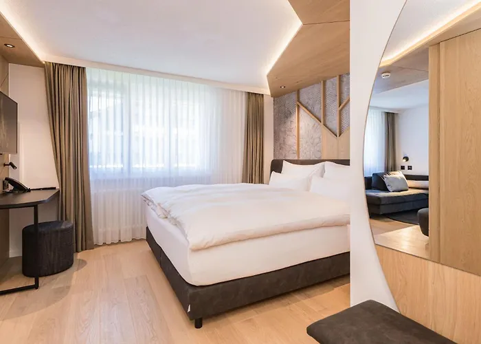 Hotel La Couronne & 4*