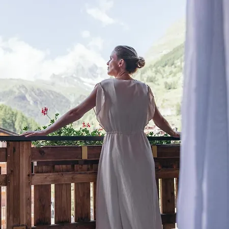 Hotel La Couronne Superior 4*