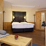 Otel La Couronne &