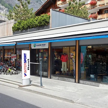 ホテル La Couronne & 4*