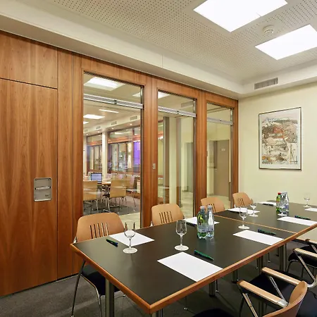 ホテル La Couronne & 4*